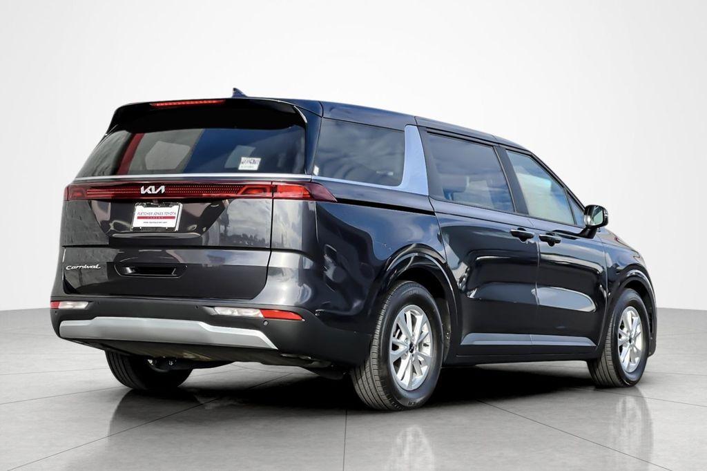 used 2022 Kia Carnival car, priced at $27,492