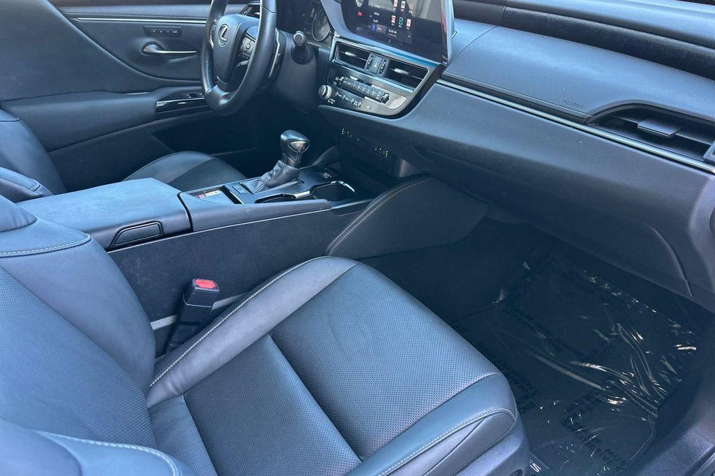 used 2023 Lexus ES 300h car, priced at $35,992