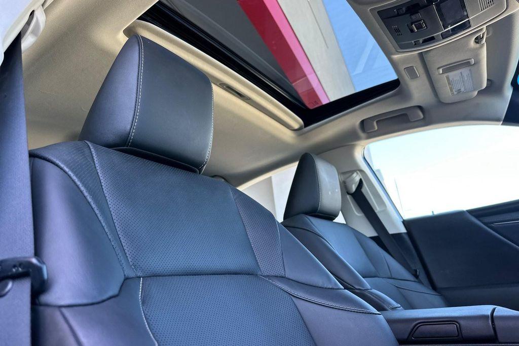 used 2023 Lexus ES 300h car, priced at $35,992