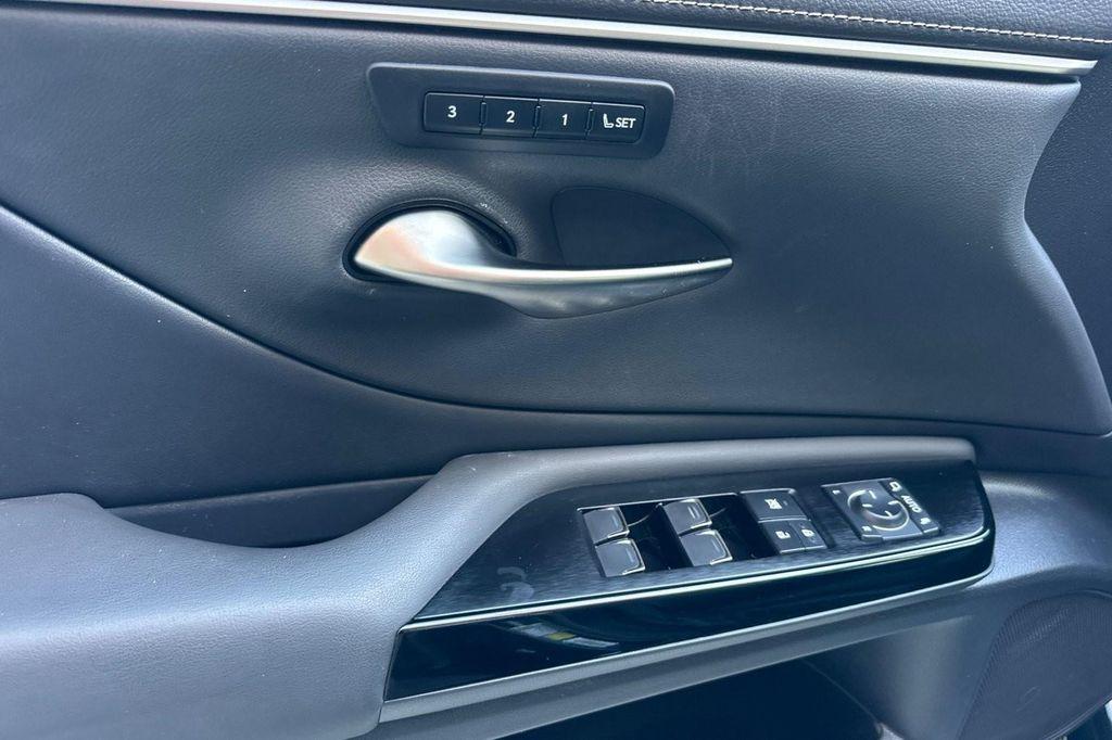used 2023 Lexus ES 300h car, priced at $35,992