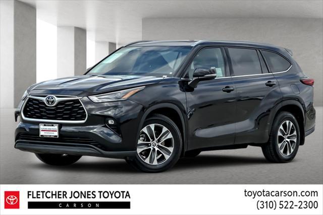 used 2022 Toyota Highlander car, priced at $34,994