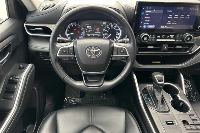 used 2023 Toyota Highlander car, priced at $37,494