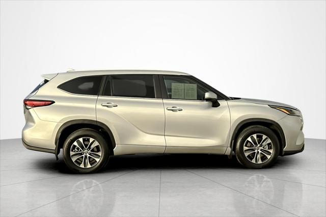 used 2023 Toyota Highlander car, priced at $37,494