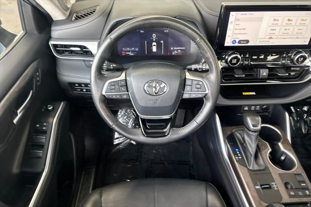 used 2023 Toyota Highlander car, priced at $45,493