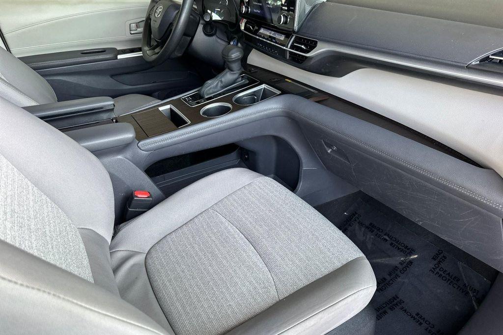 used 2024 Toyota Sienna car, priced at $39,994