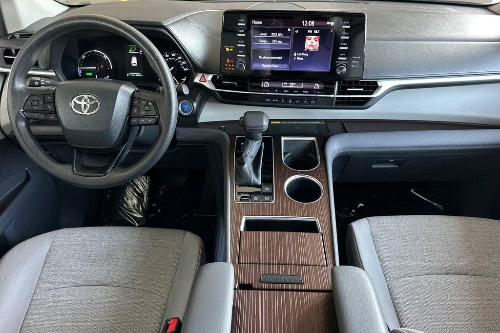 used 2024 Toyota Sienna car, priced at $39,994
