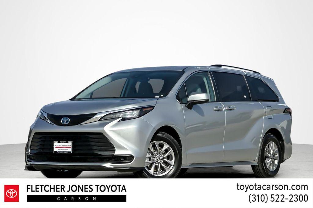 used 2024 Toyota Sienna car, priced at $39,994
