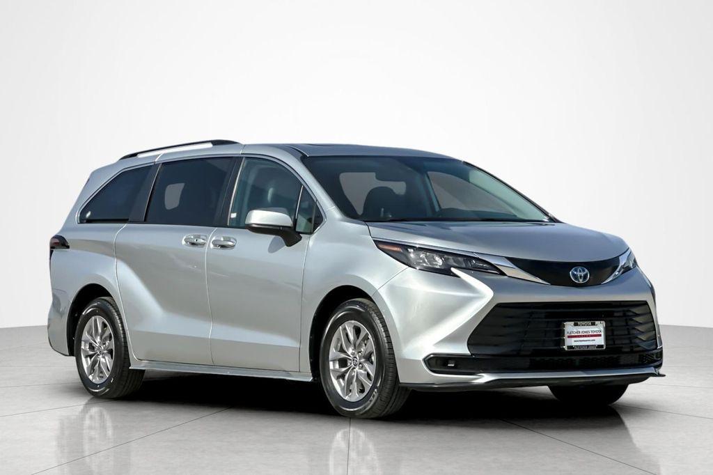 used 2024 Toyota Sienna car, priced at $39,994
