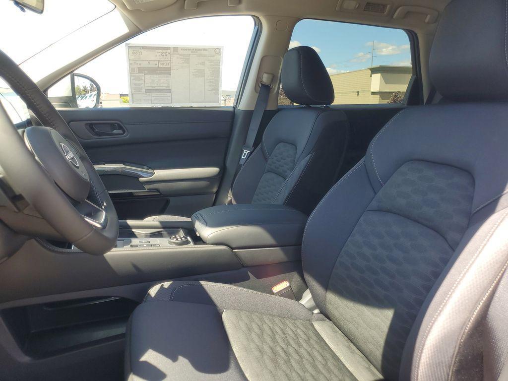 new 2025 Nissan Pathfinder car, priced at $42,098