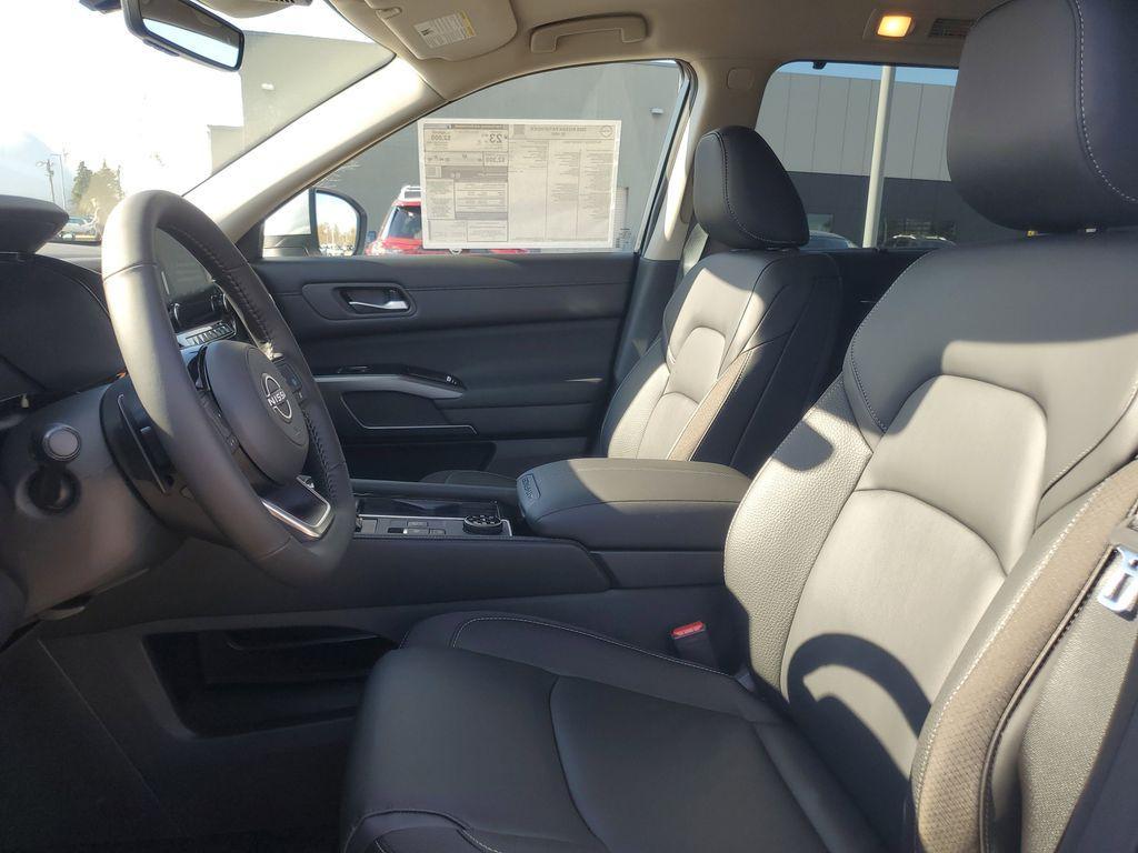 new 2025 Nissan Pathfinder car, priced at $44,965