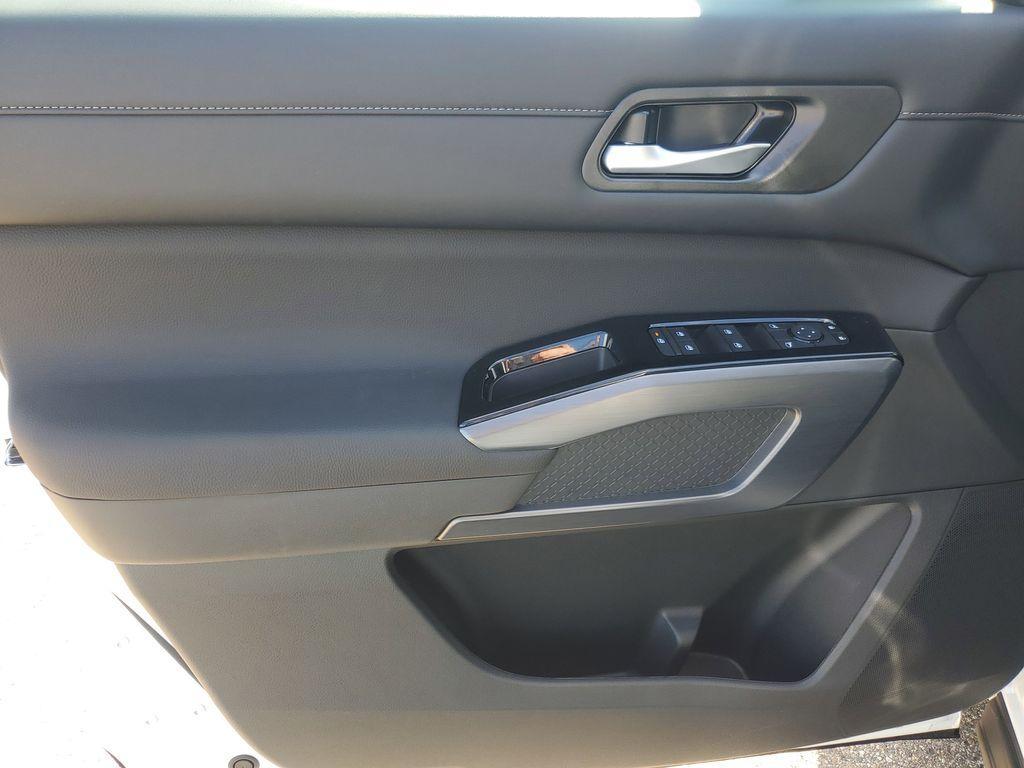 new 2025 Nissan Pathfinder car, priced at $44,965