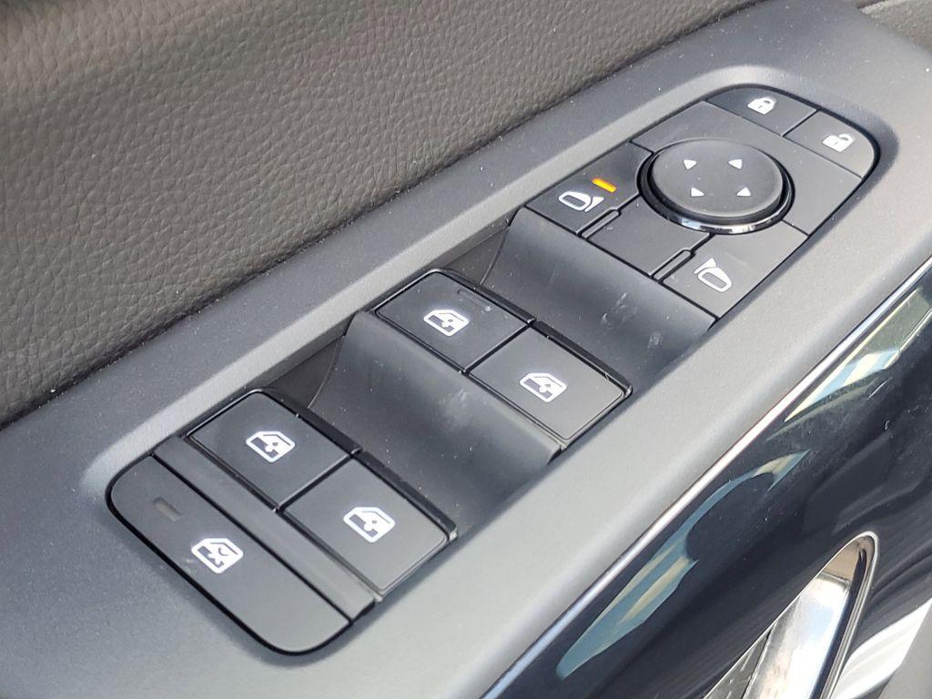 new 2025 Nissan Pathfinder car, priced at $41,876