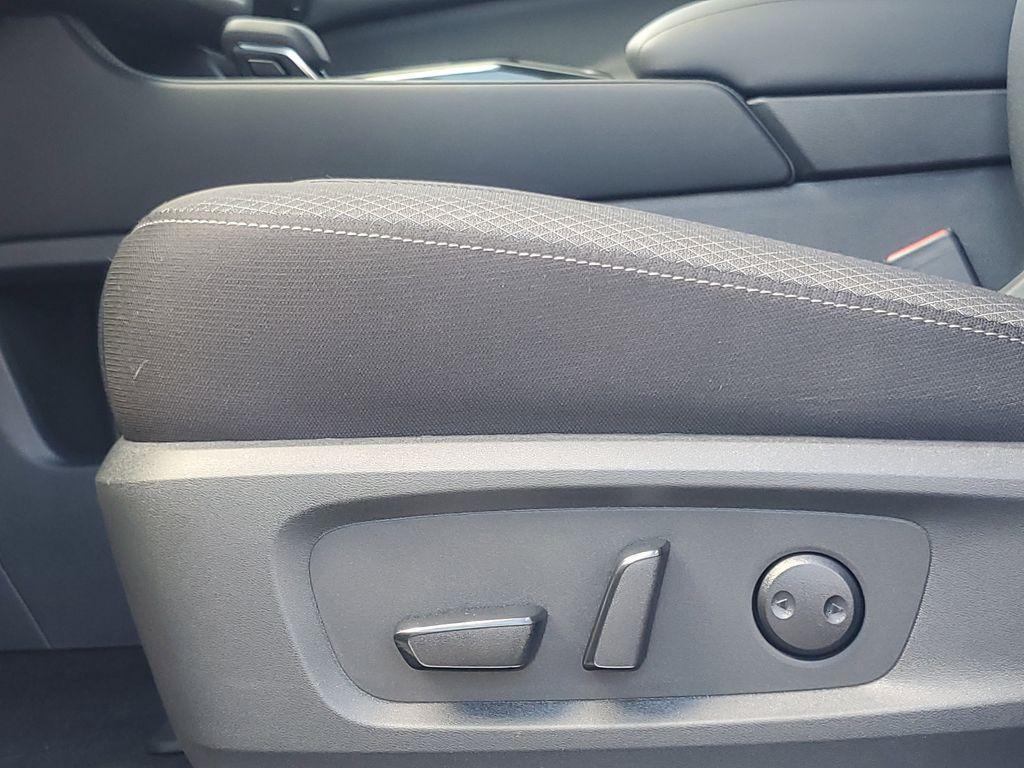 new 2025 Nissan Pathfinder car, priced at $41,876