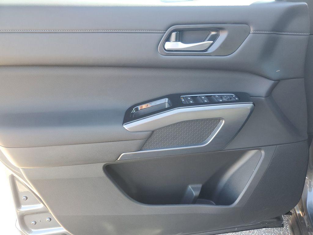 new 2025 Nissan Pathfinder car, priced at $44,155