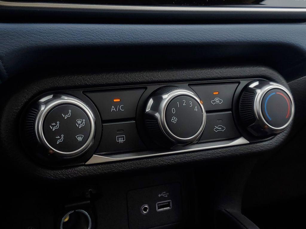 new 2025 Nissan Versa car, priced at $21,982