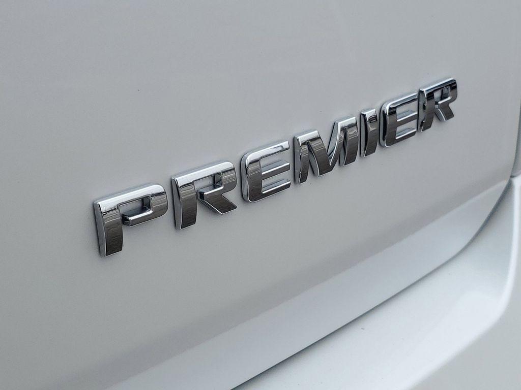 used 2023 Chevrolet Traverse car, priced at $39,990