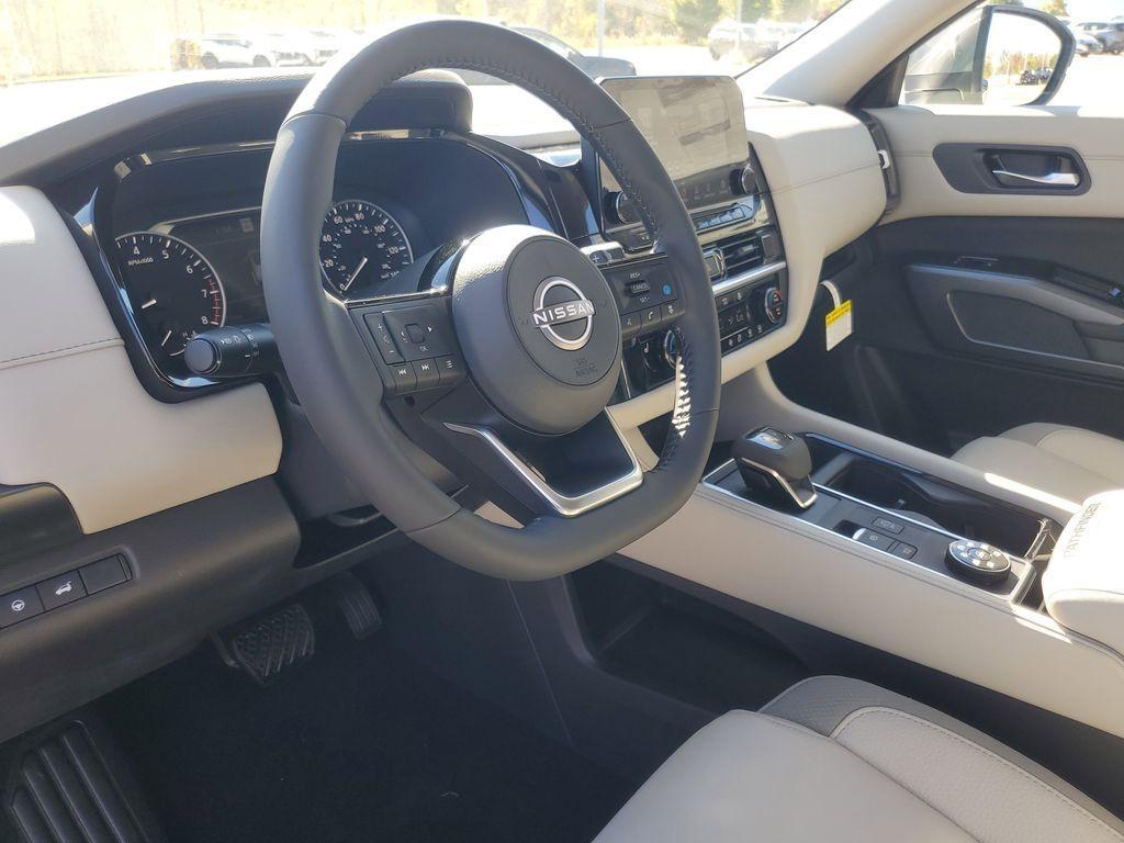 new 2025 Nissan Pathfinder car, priced at $43,915