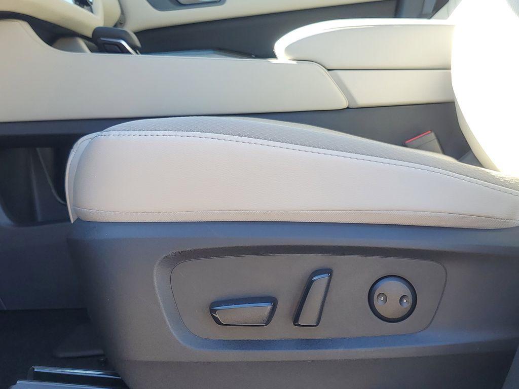 new 2025 Nissan Pathfinder car, priced at $43,915