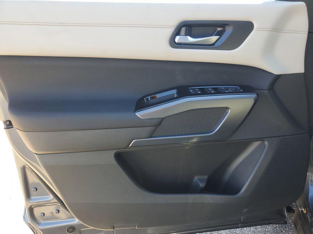 new 2025 Nissan Pathfinder car, priced at $43,915