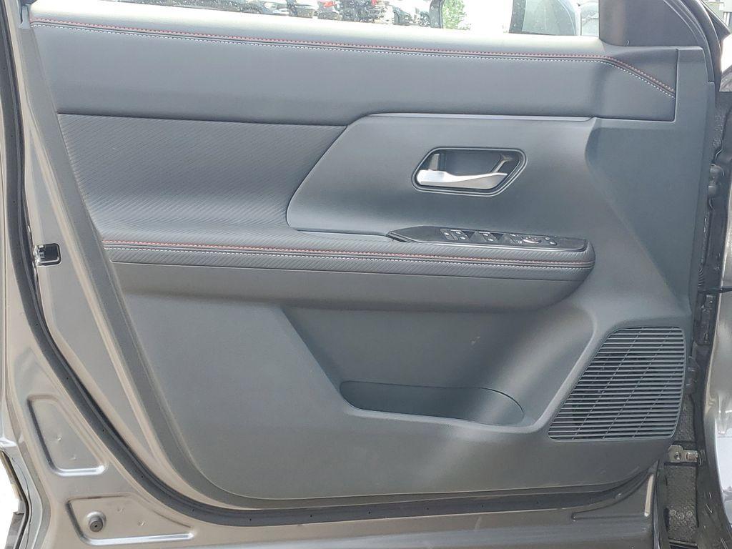 new 2025 Nissan Kicks car, priced at $31,055