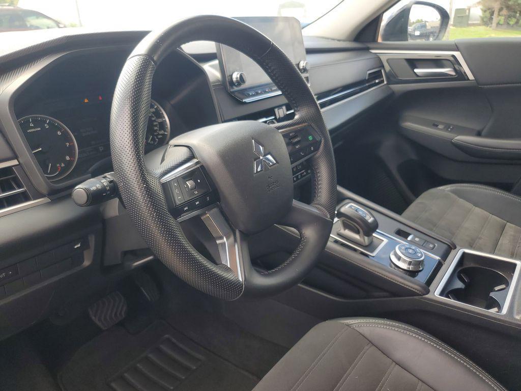used 2024 Mitsubishi Outlander car, priced at $24,500