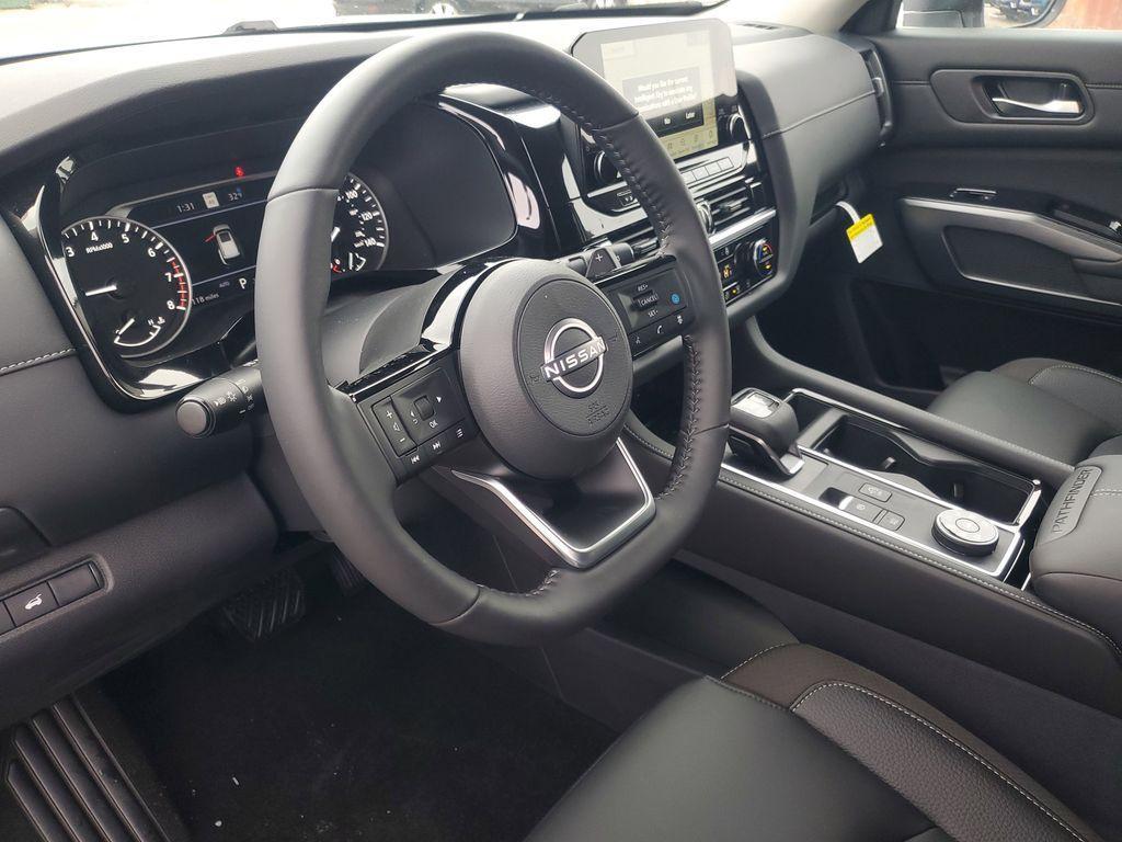 new 2025 Nissan Pathfinder car, priced at $44,600