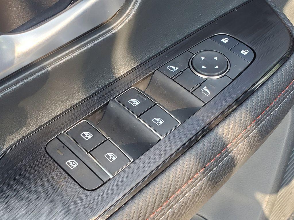 new 2025 Nissan Kicks car, priced at $31,378