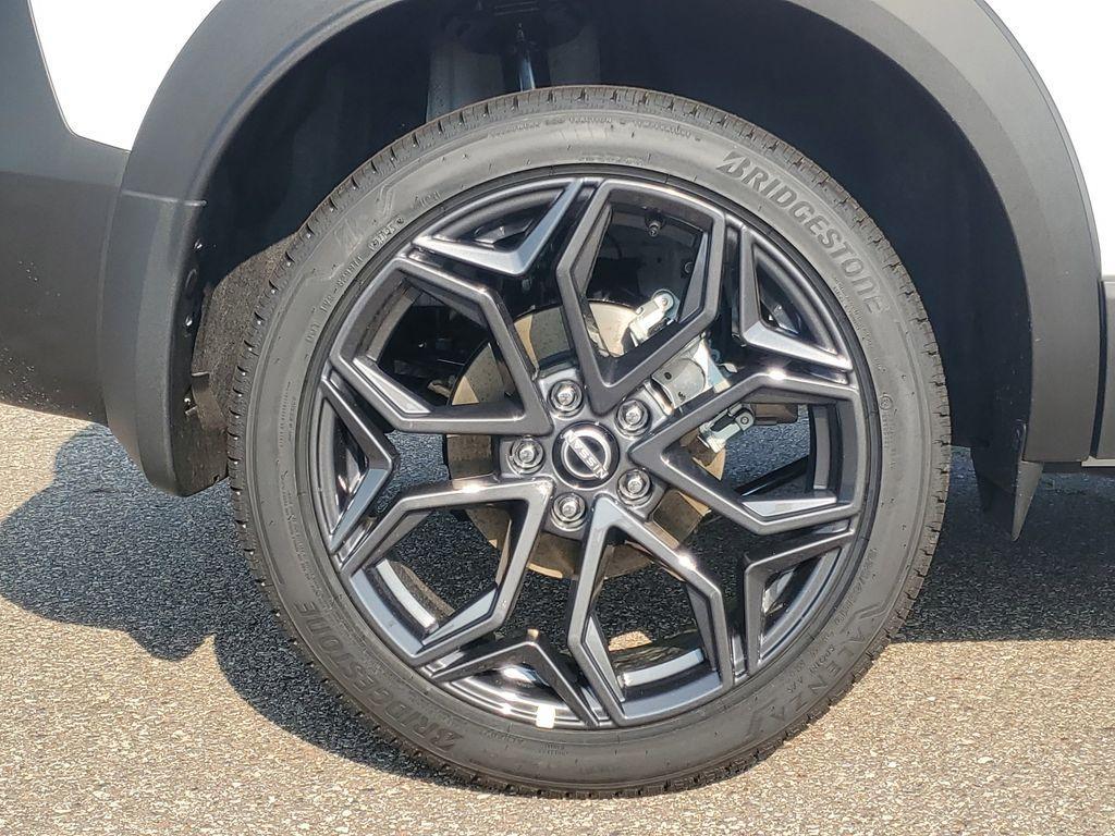 new 2025 Nissan Kicks car, priced at $31,786