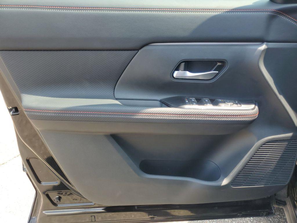 new 2025 Nissan Kicks car, priced at $29,294