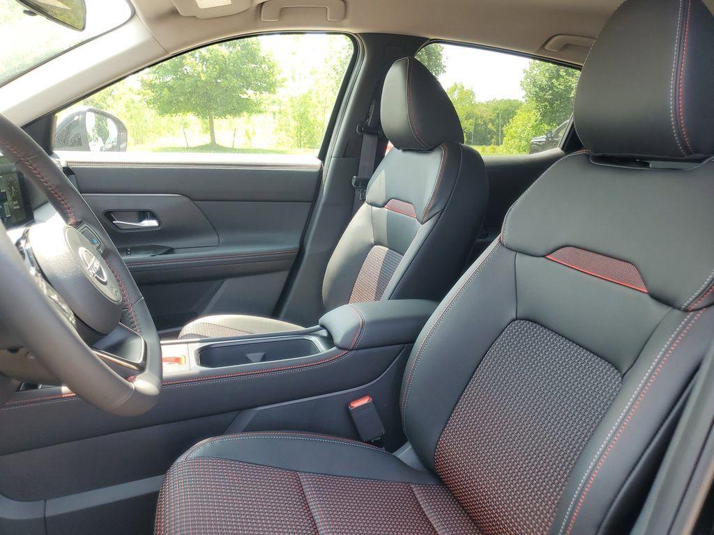 new 2025 Nissan Kicks car, priced at $29,294