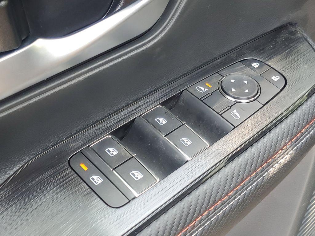 new 2025 Nissan Kicks car, priced at $29,294