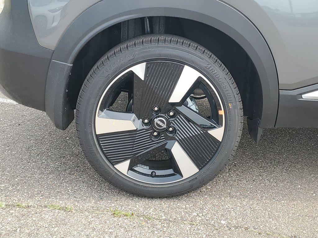 new 2025 Nissan Kicks car, priced at $31,055