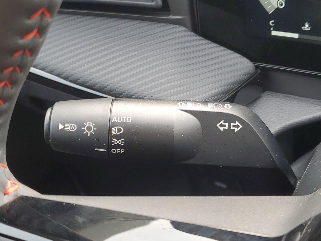 new 2025 Nissan Kicks car, priced at $31,055