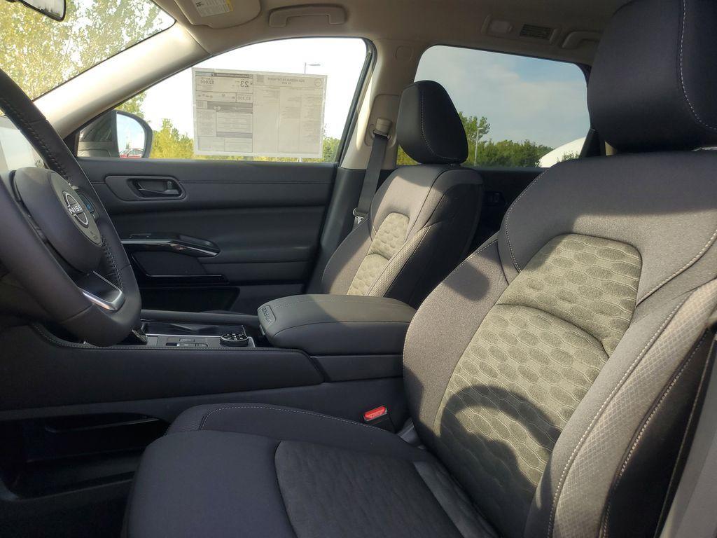 new 2025 Nissan Pathfinder car, priced at $41,735