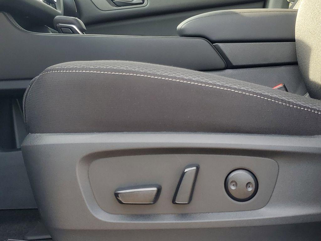 new 2025 Nissan Pathfinder car, priced at $41,735