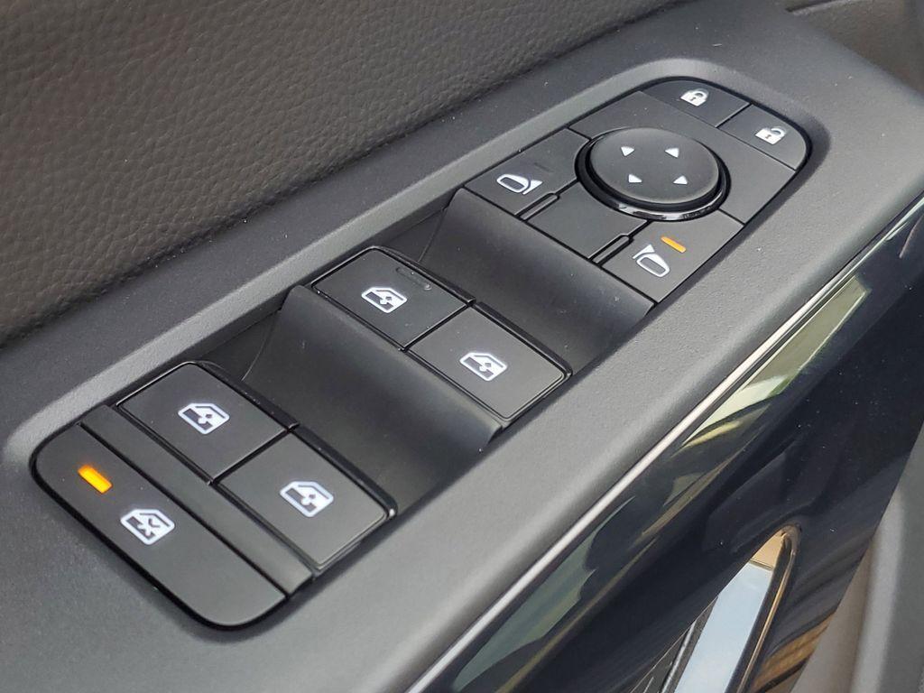 new 2025 Nissan Pathfinder car, priced at $41,735