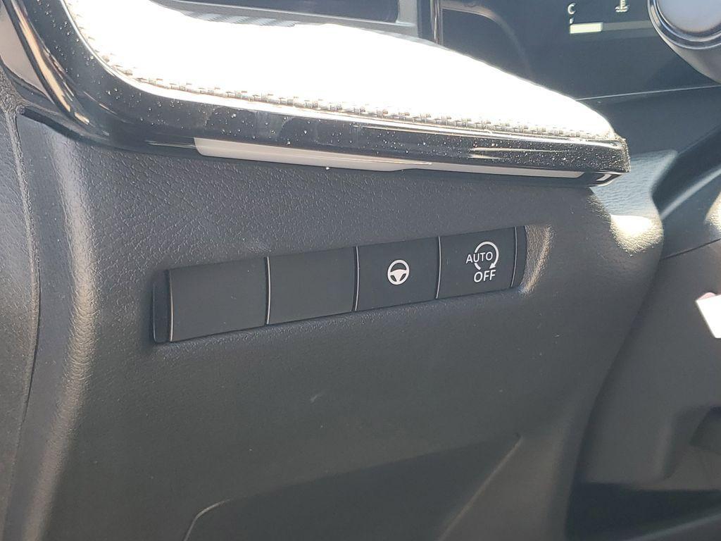 new 2025 Nissan Kicks car, priced at $27,882