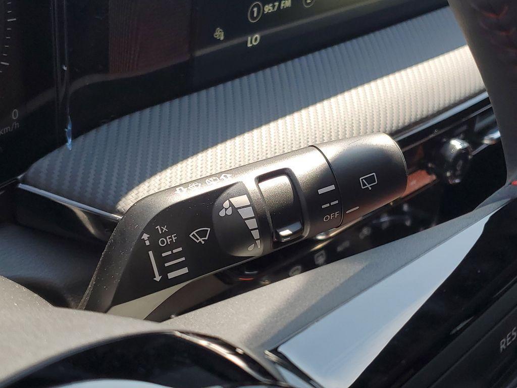 new 2025 Nissan Kicks car, priced at $27,882