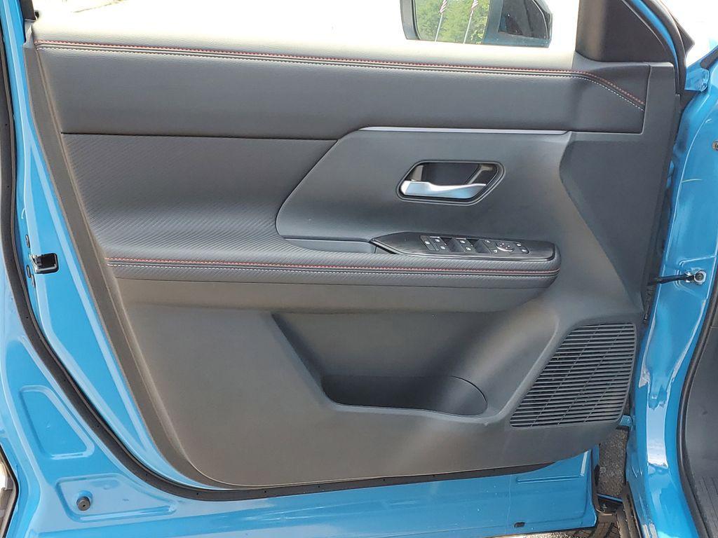 new 2025 Nissan Kicks car, priced at $32,104