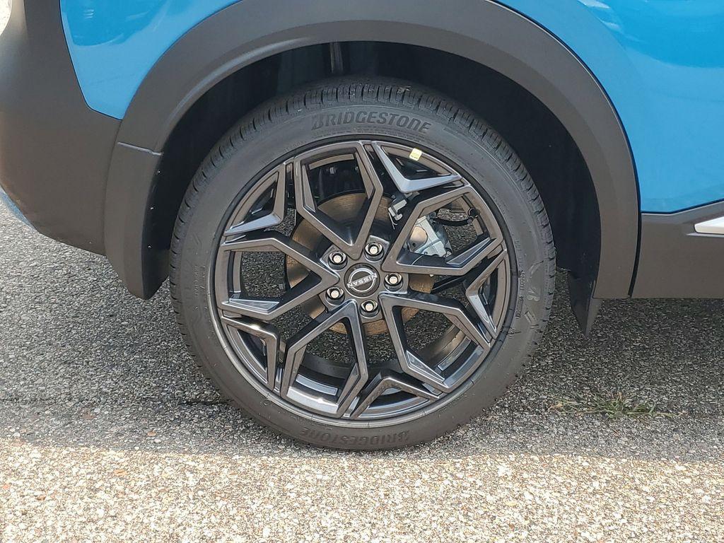 new 2025 Nissan Kicks car, priced at $32,104