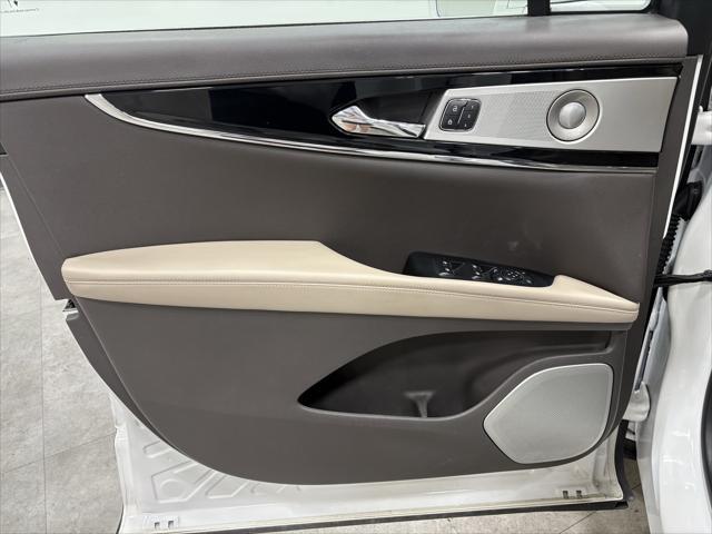 used 2023 Lincoln Nautilus car, priced at $40,646