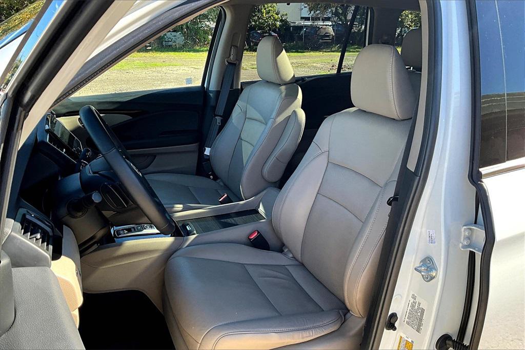 used 2021 Honda Pilot car, priced at $31,896