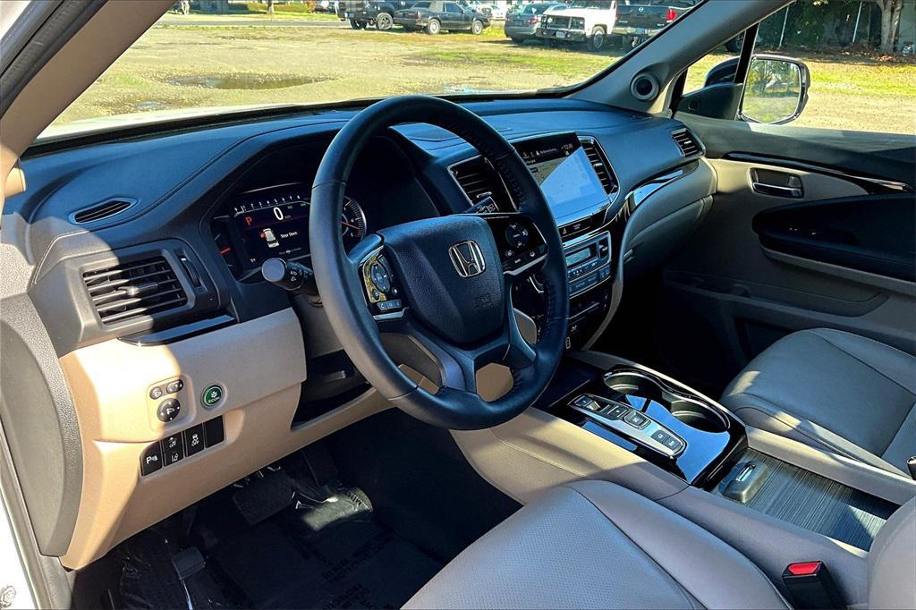 used 2021 Honda Pilot car, priced at $31,896