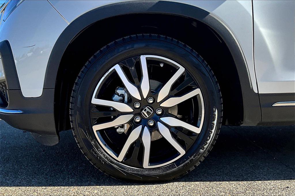 used 2021 Honda Pilot car, priced at $31,896