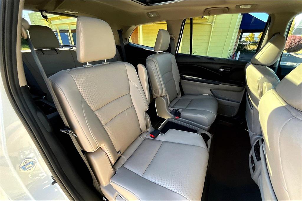 used 2021 Honda Pilot car, priced at $31,896