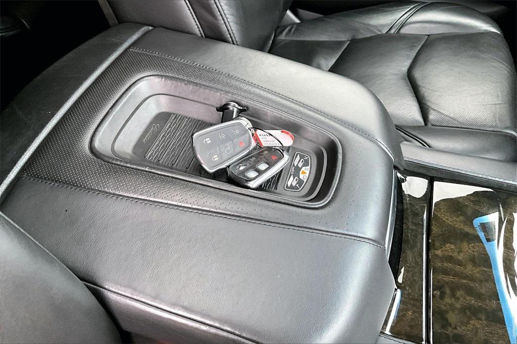 used 2018 Cadillac Escalade ESV car, priced at $35,095