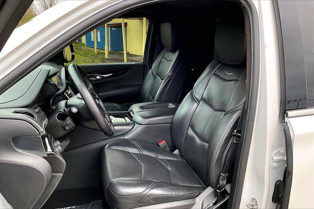 used 2018 Cadillac Escalade ESV car, priced at $35,095