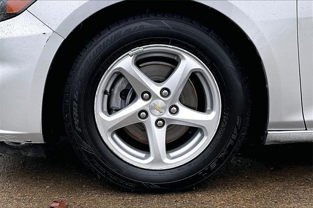 used 2018 Chevrolet Malibu car, priced at $11,925