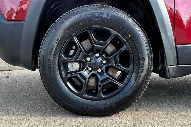 used 2019 Jeep Cherokee car, priced at $22,692