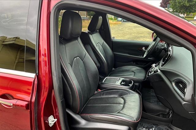 used 2020 Chrysler Pacifica Hybrid car, priced at $31,564